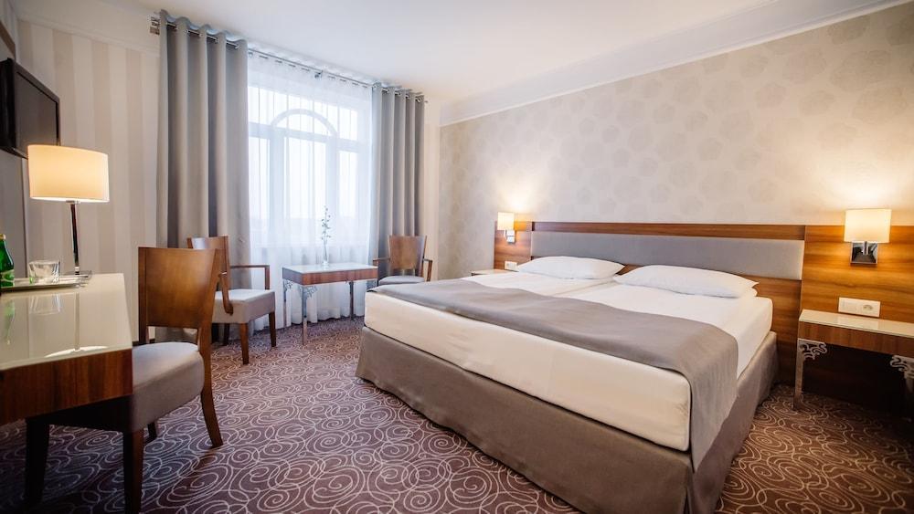 Hotel Lord - Airport Warszawa